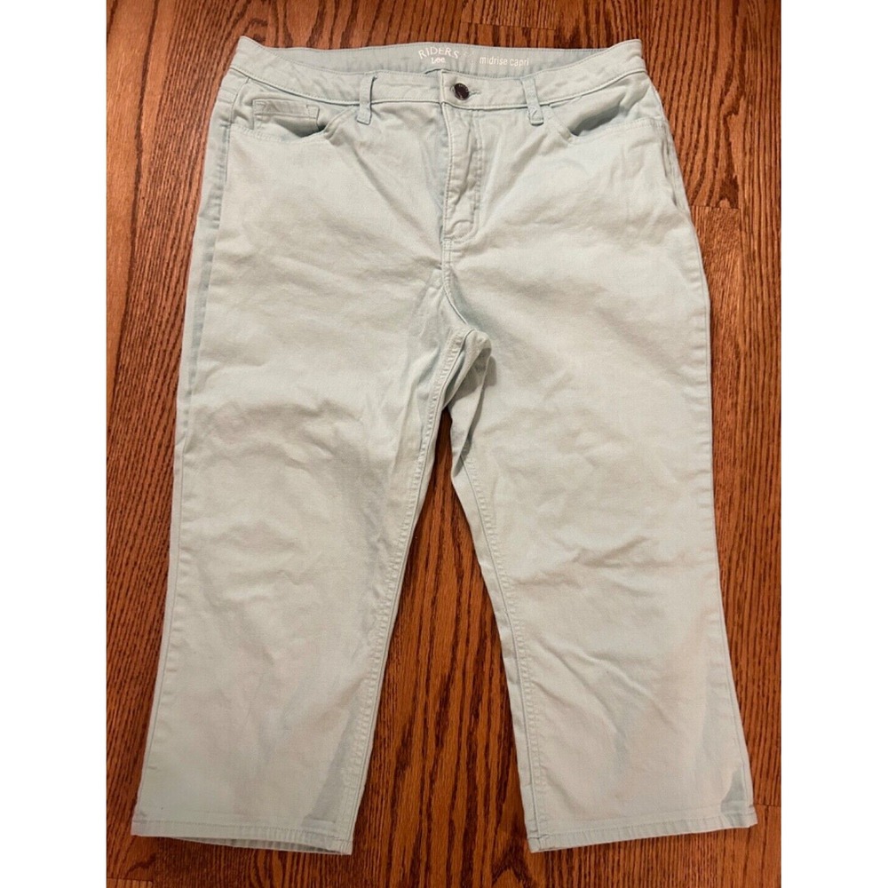 Riders by Lee Midrise Capri size L color light mint